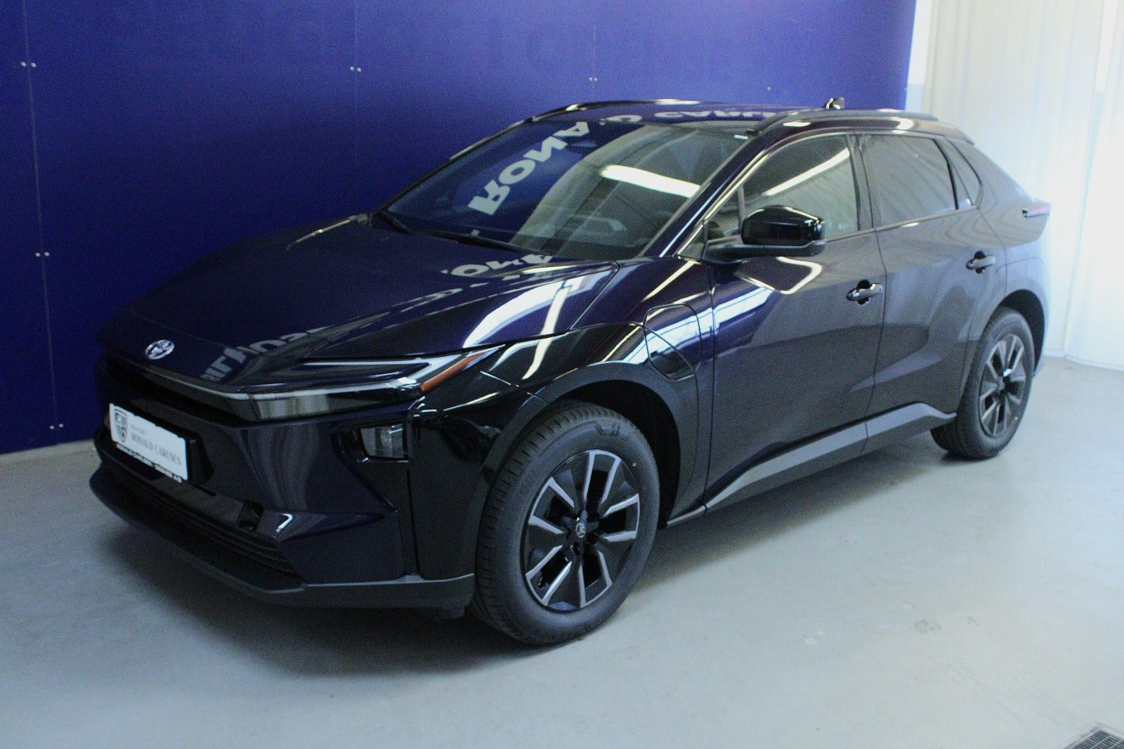 Blå Toyota BZ4X fra 2026