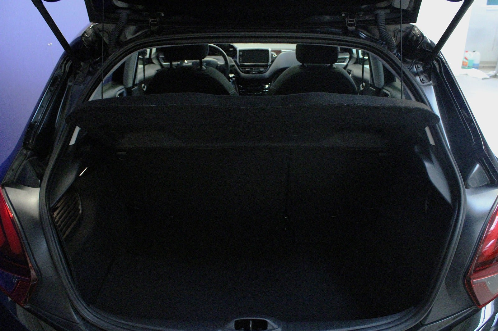 Sort Peugeot 208 fra 2019