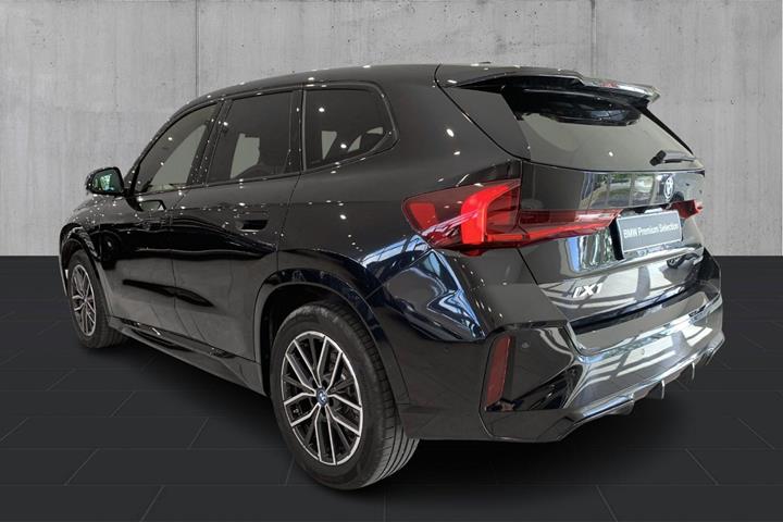 Sort BMW iX1 fra 2024