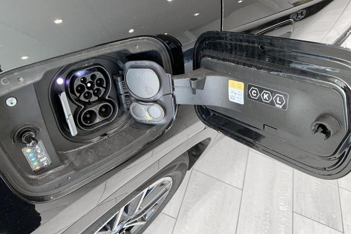 Sort BMW iX1 fra 2024