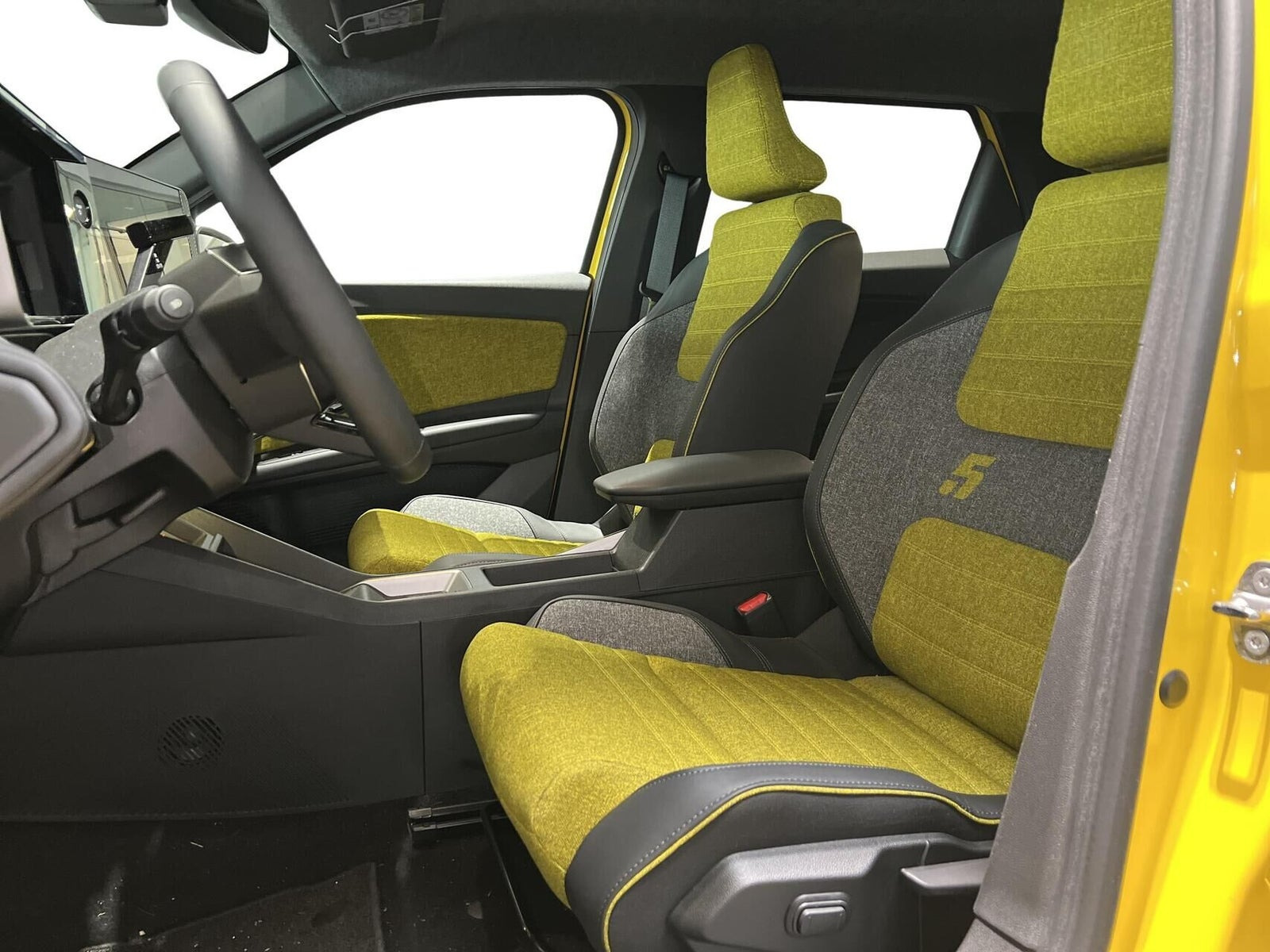 Gul Renault 5 E-Tech fra 2026