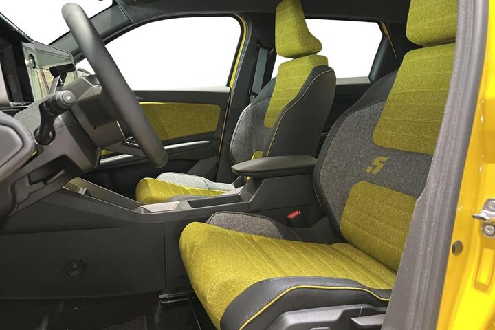 Gul Renault 5 E-Tech fra 2026