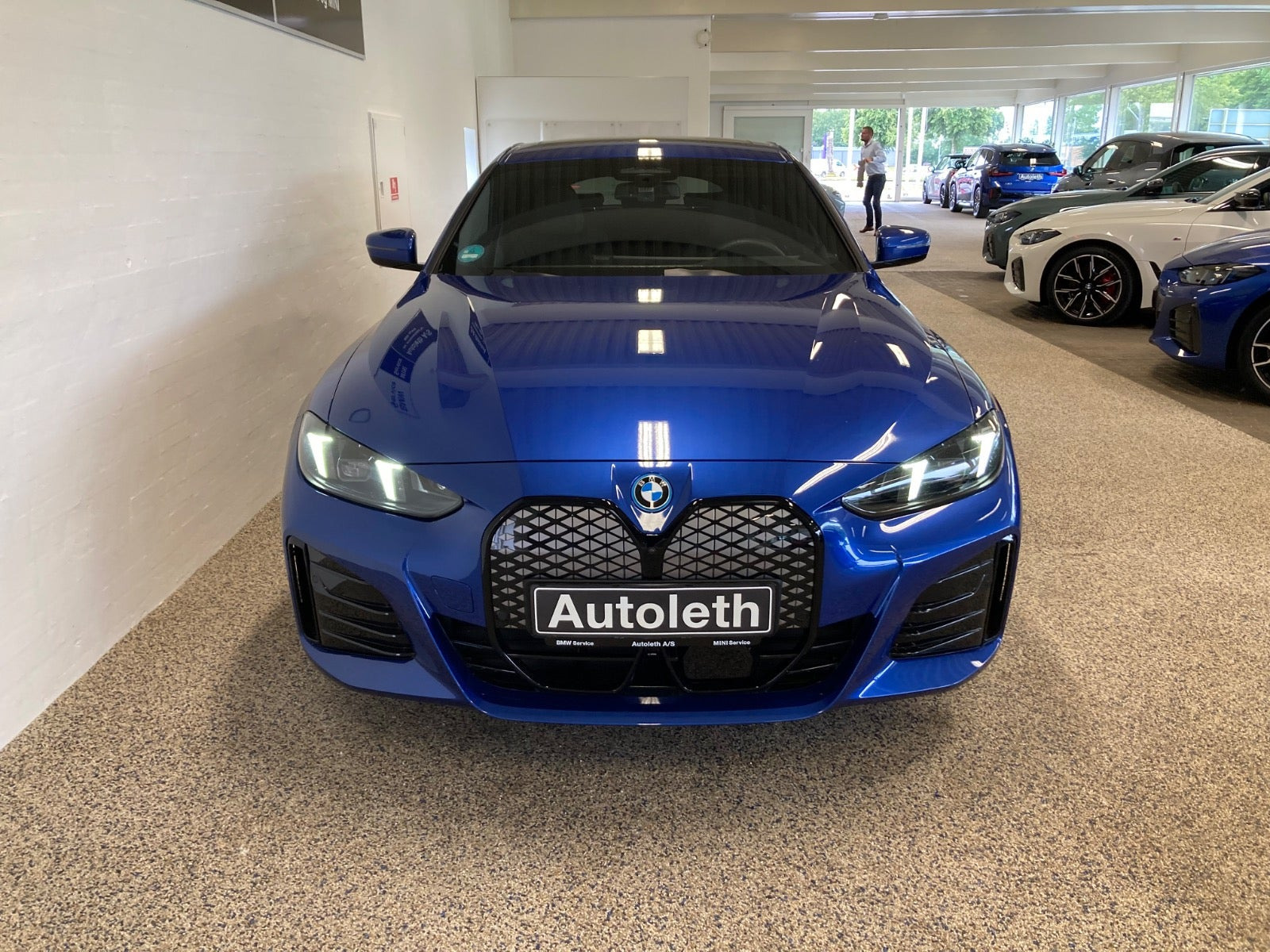 Blå BMW i4 fra 2025