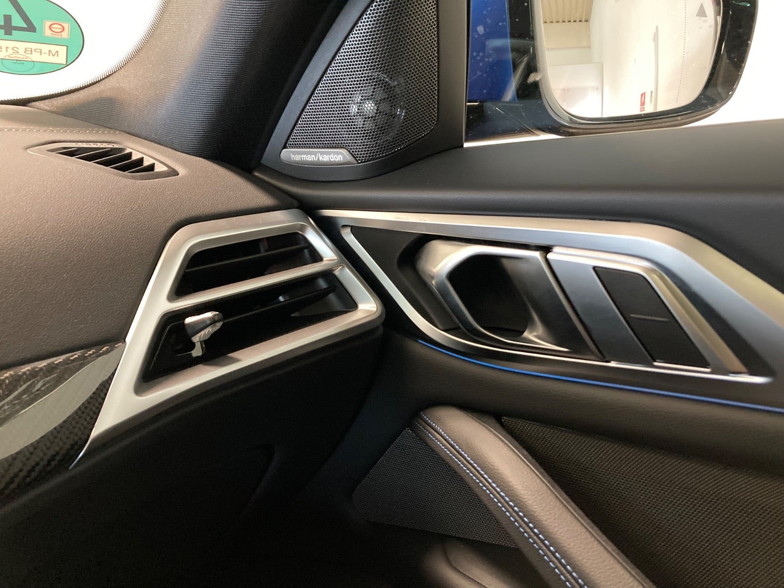 Blå BMW i4 fra 2025