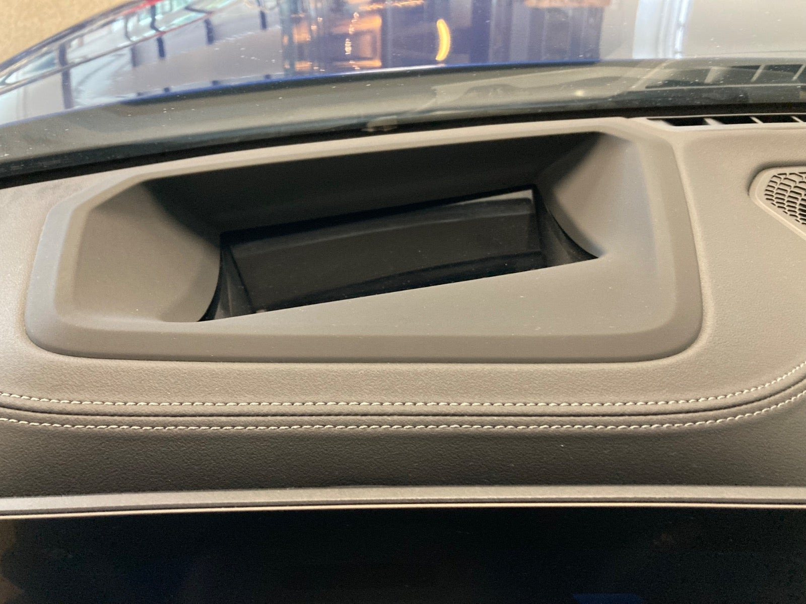 Blå BMW i4 fra 2025
