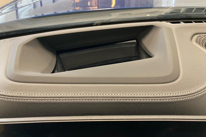 Blå BMW i4 fra 2025