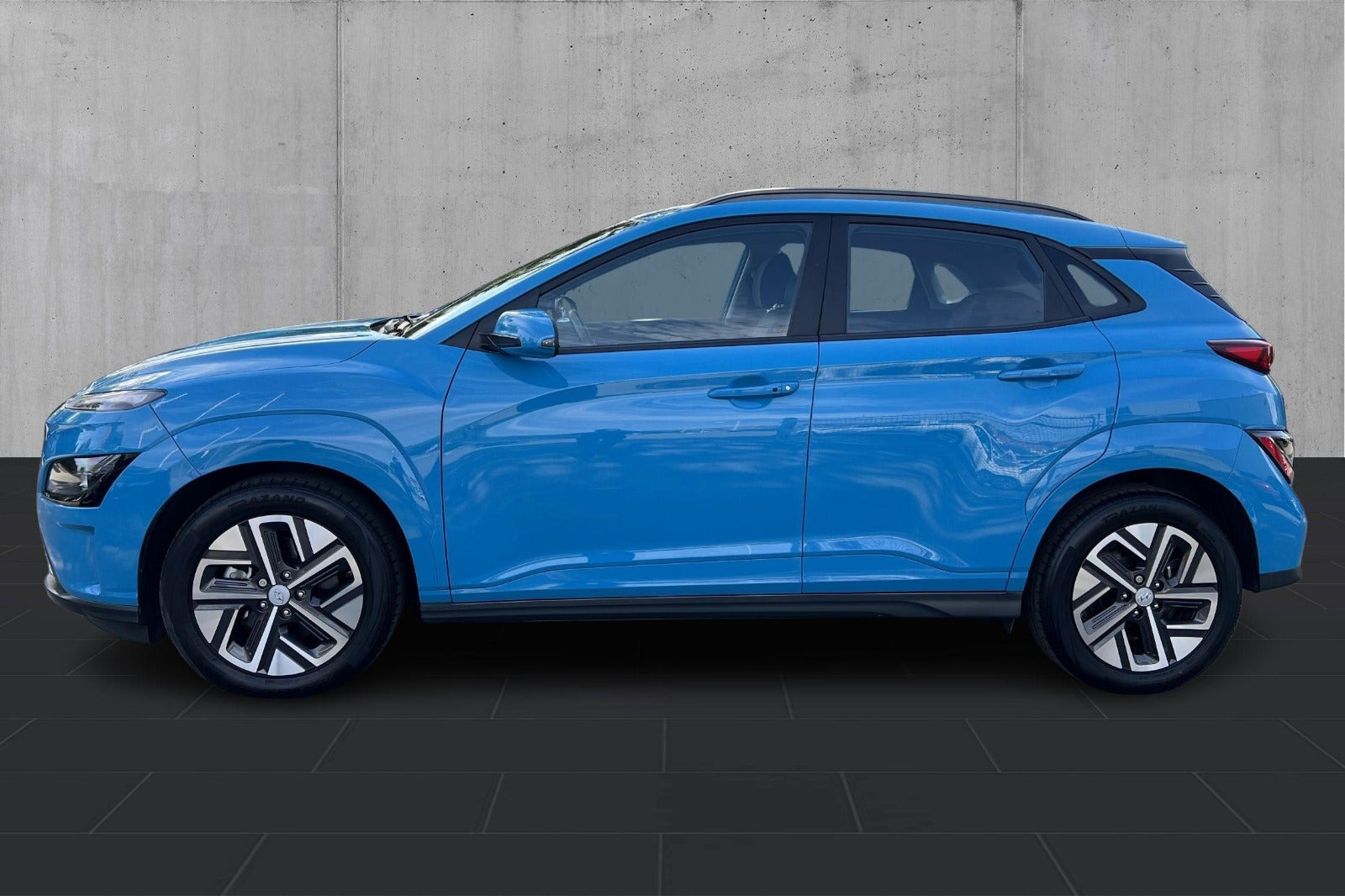Blå Hyundai Kona fra 2022