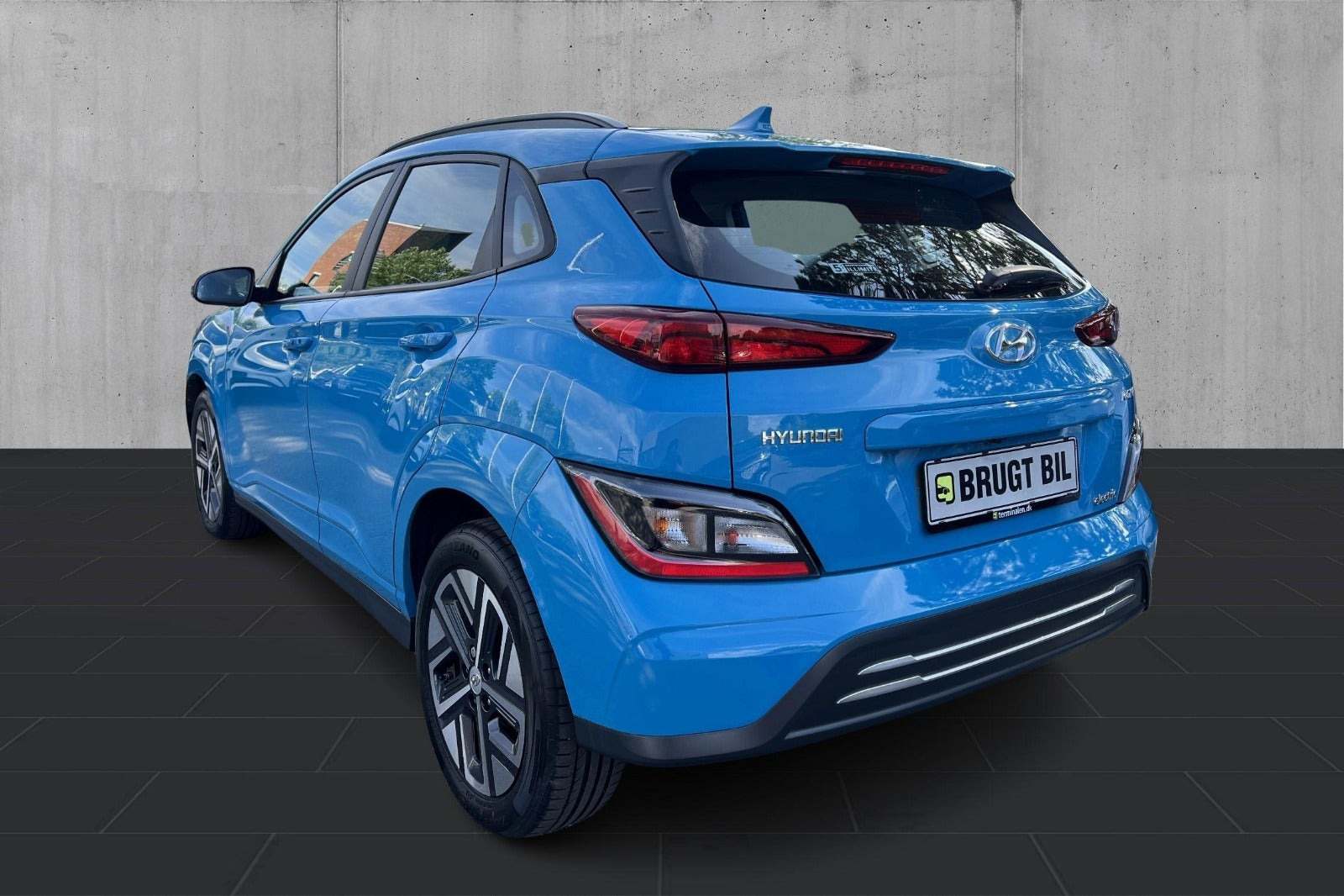 Blå Hyundai Kona fra 2022