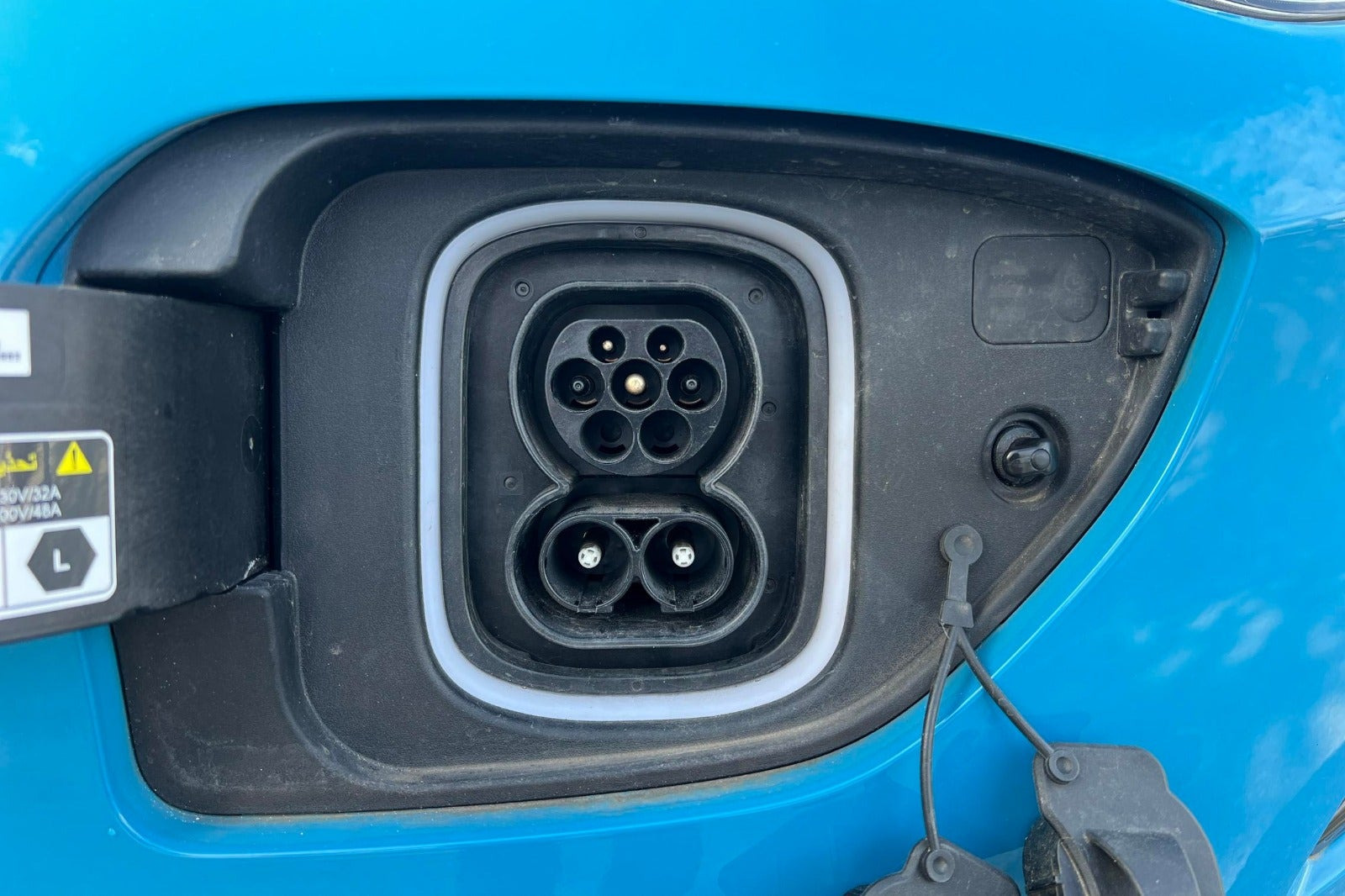Blå Hyundai Kona fra 2022