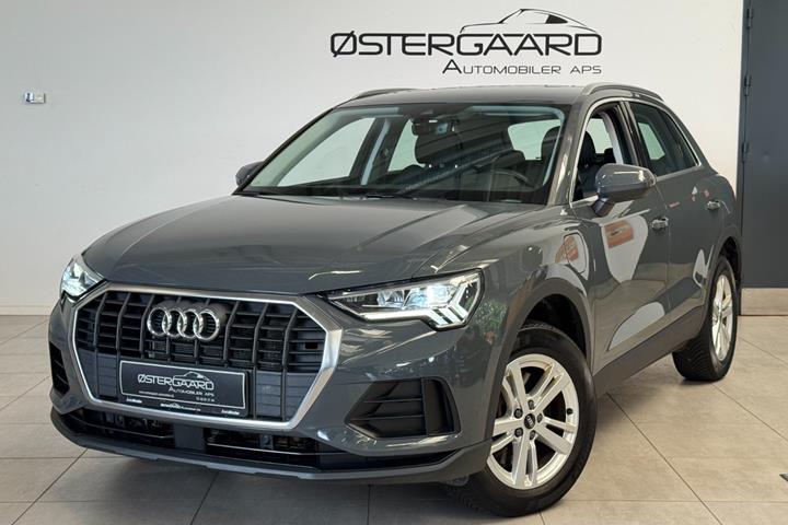 Grå Audi Q3 fra 2022
