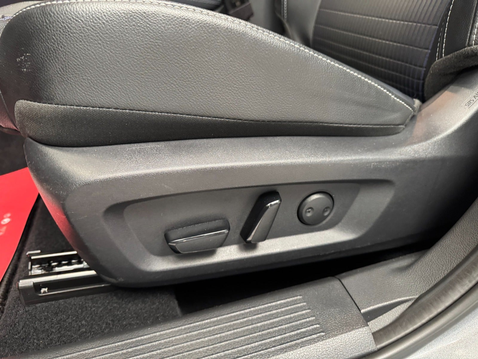Grå Nissan Qashqai fra 2023