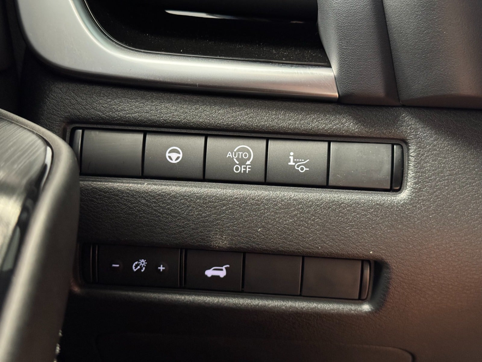 Grå Nissan Qashqai fra 2023