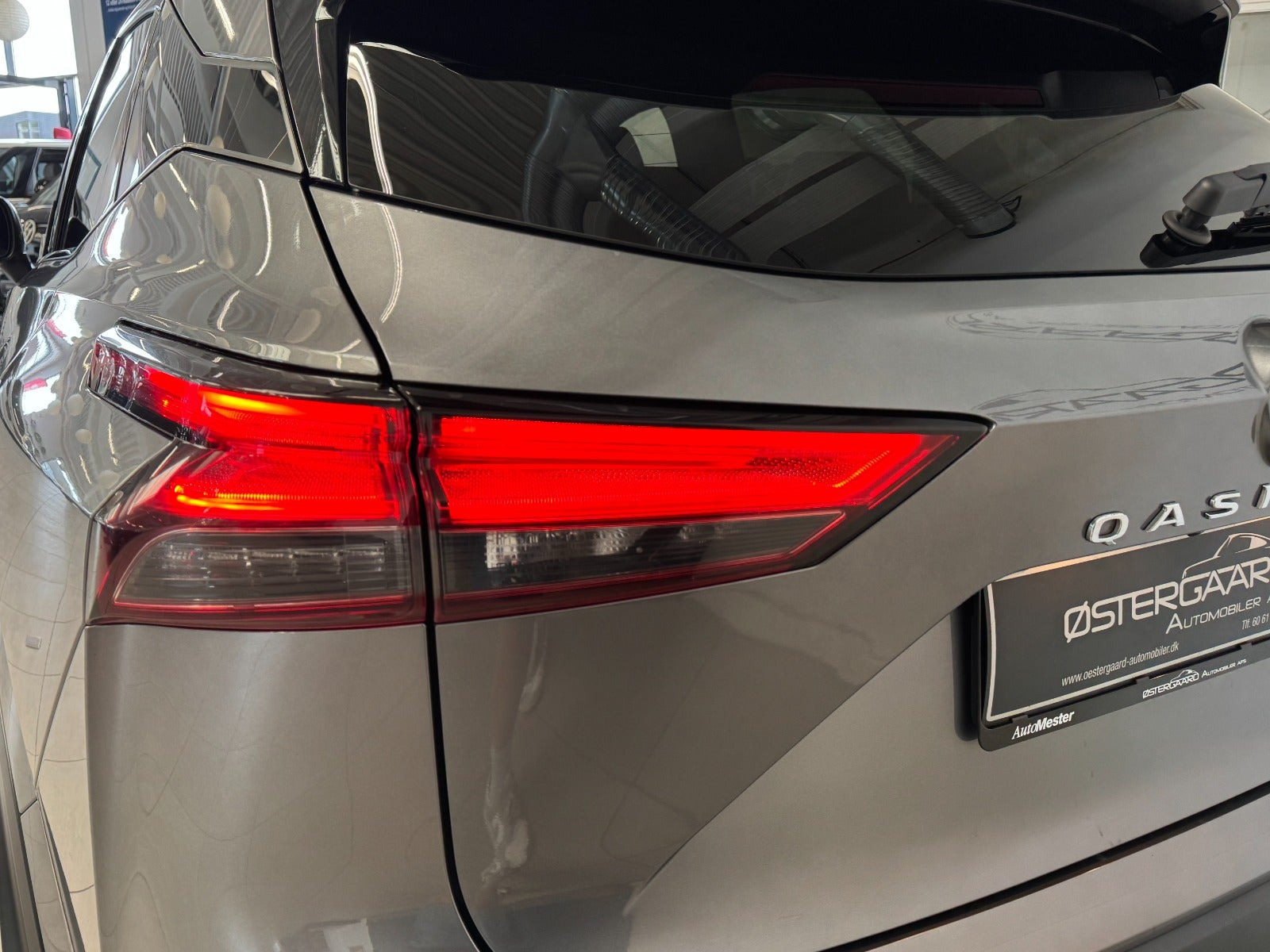 Grå Nissan Qashqai fra 2023