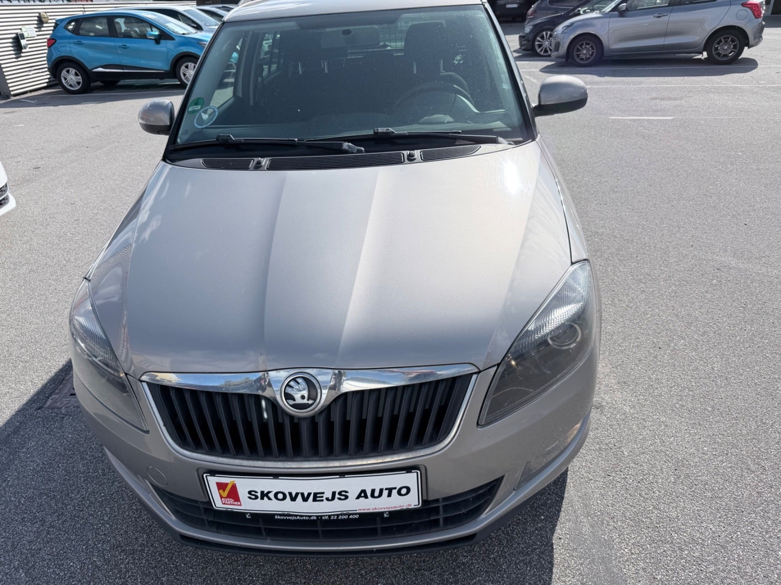 Orange Skoda Fabia fra 2015