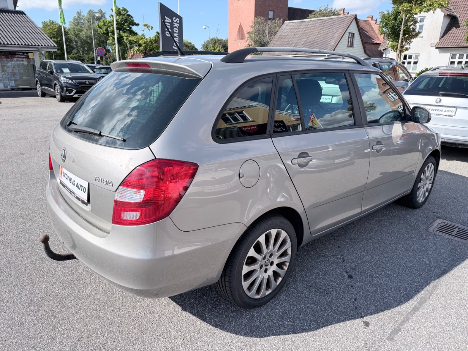Orange Skoda Fabia fra 2015