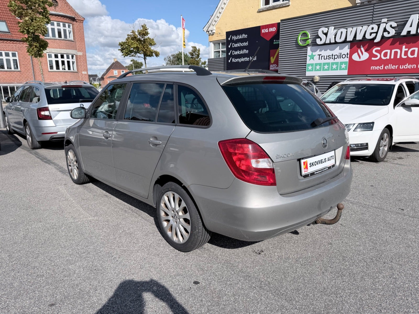 Orange Skoda Fabia fra 2015