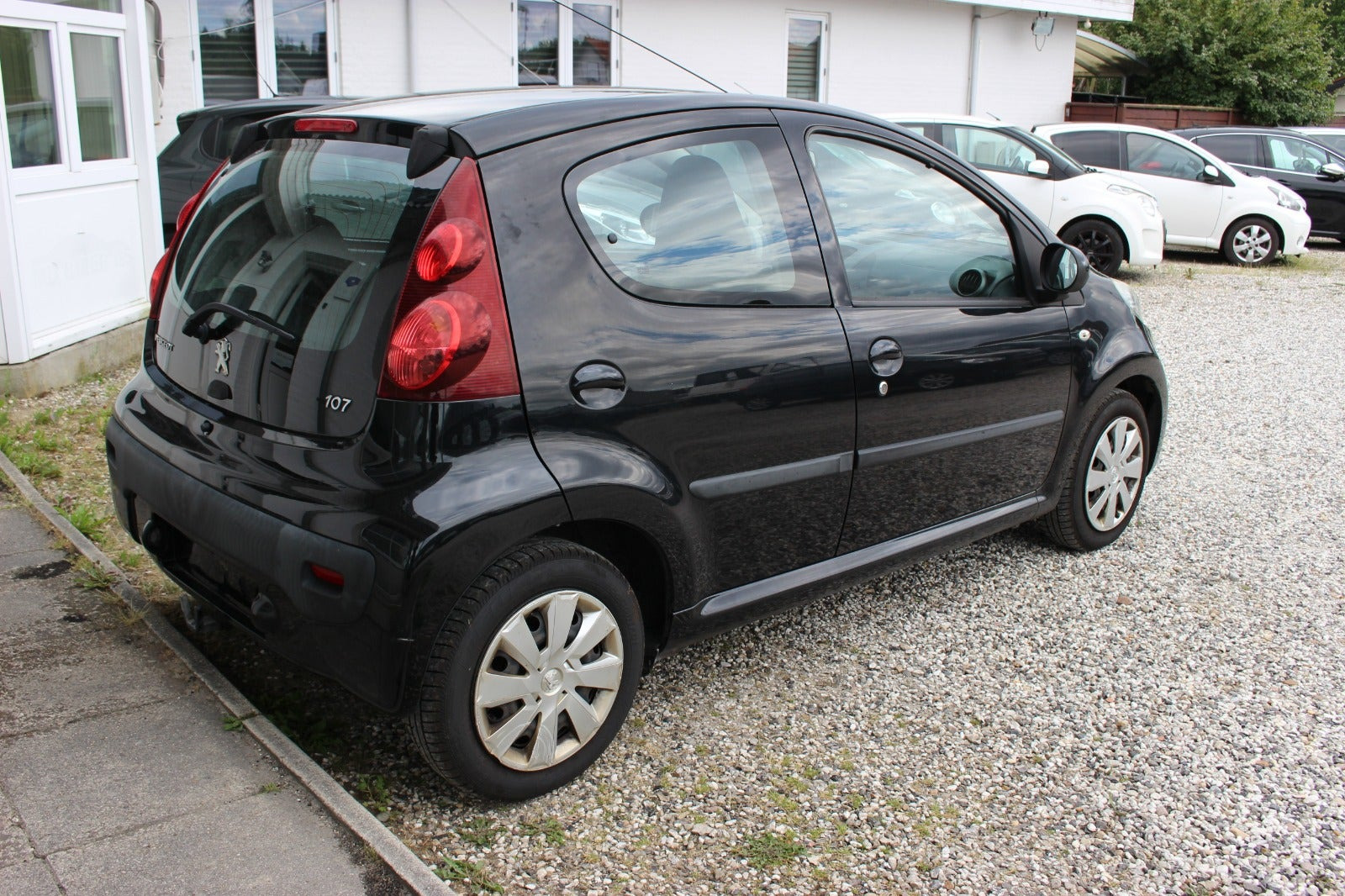 Sort Peugeot 107 fra 2014