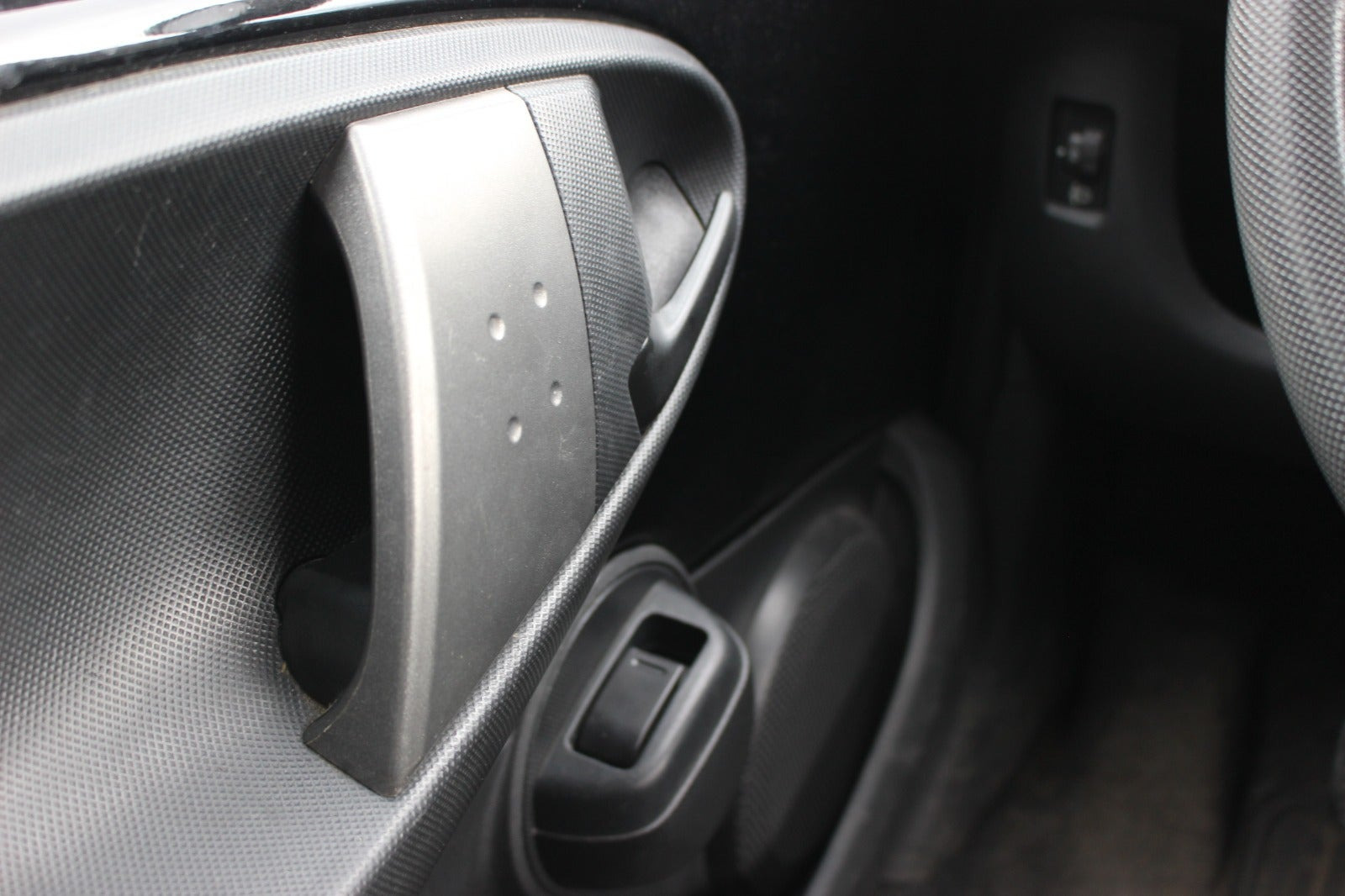 Sort Peugeot 107 fra 2014