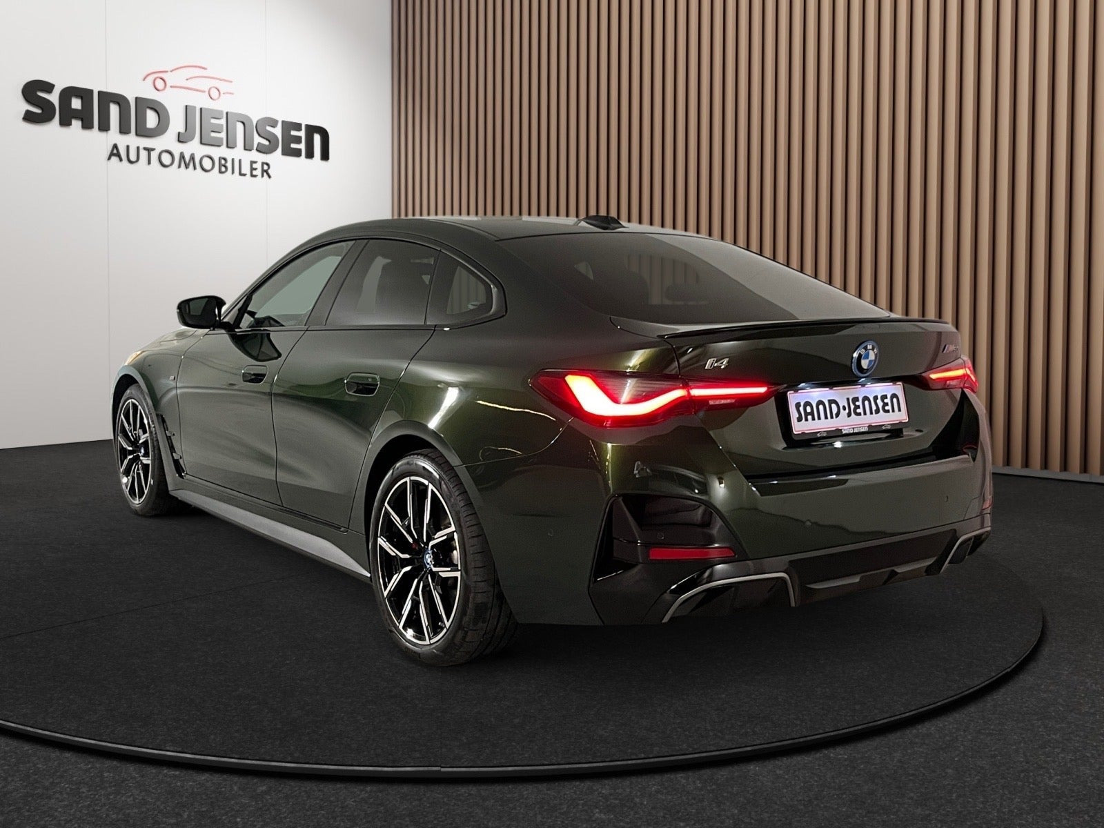 Grøn BMW i4 fra 2024
