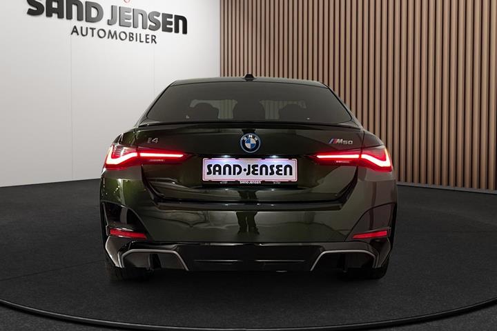 Grøn BMW i4 fra 2024