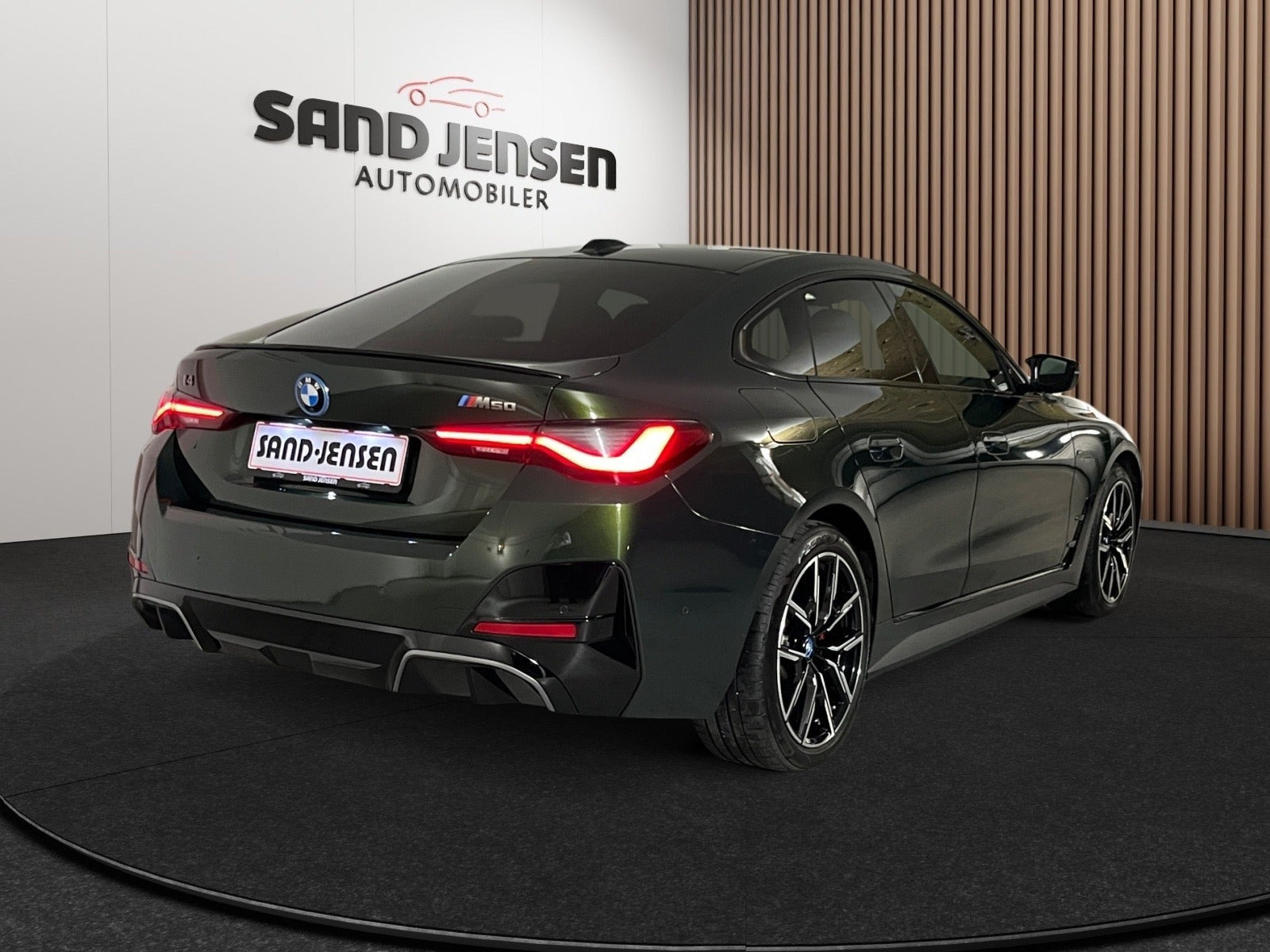 Grøn BMW i4 fra 2024