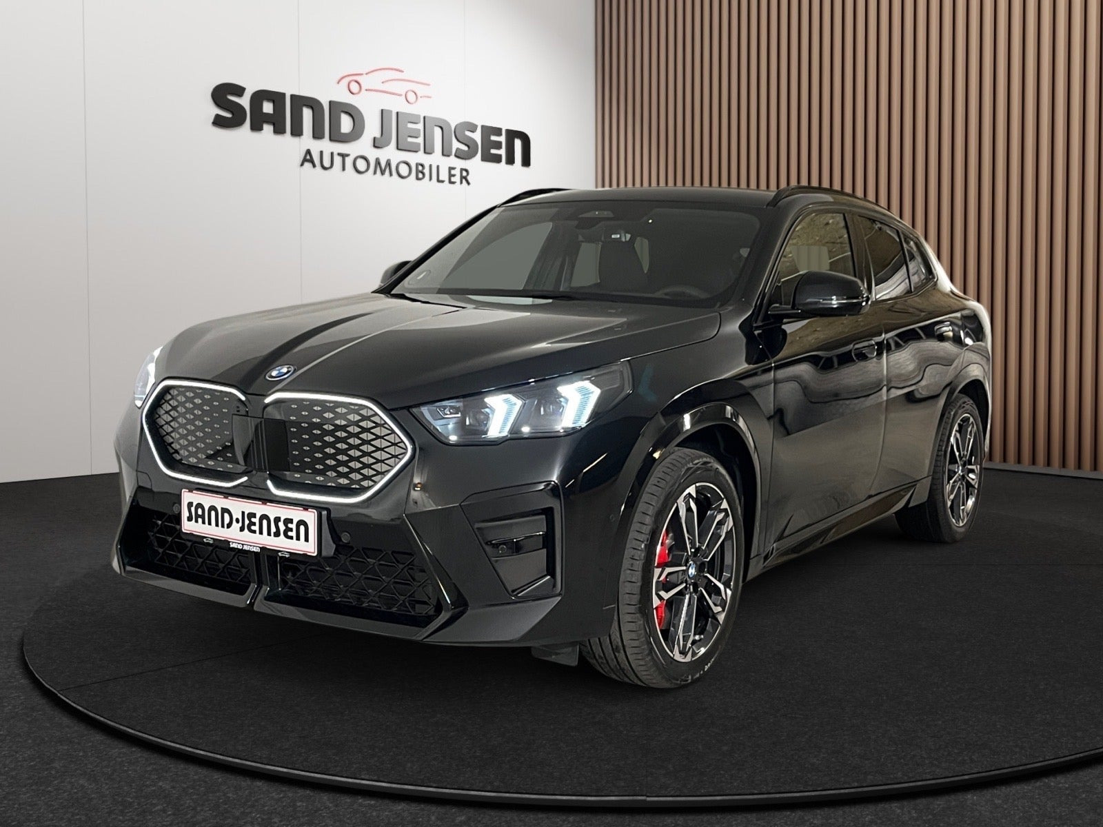 BMW iX2 xDrive30 Supercharged