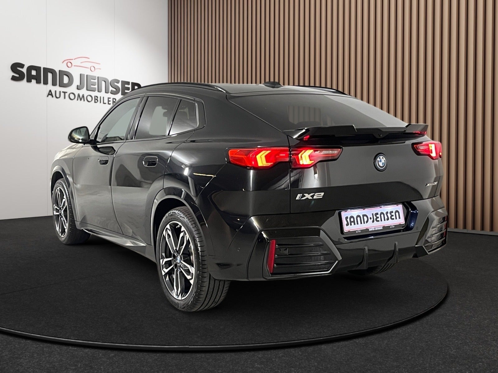 Sort BMW iX2 fra 2026