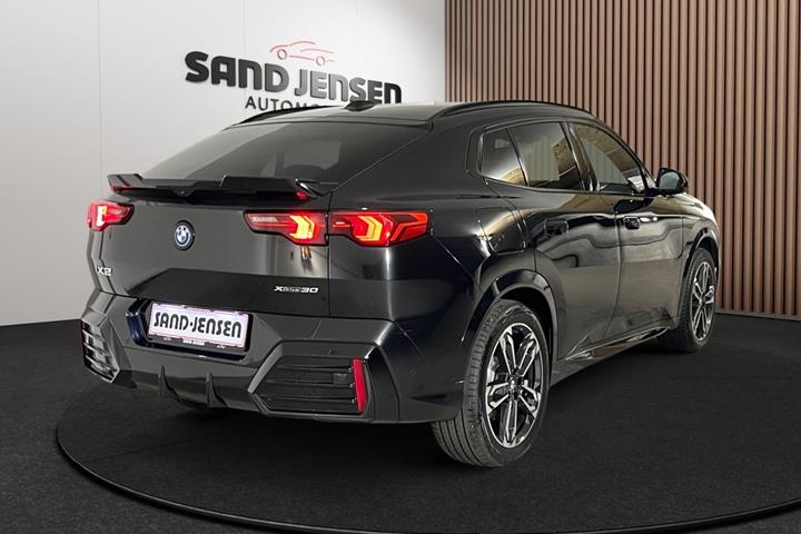 Sort BMW iX2 fra 2026