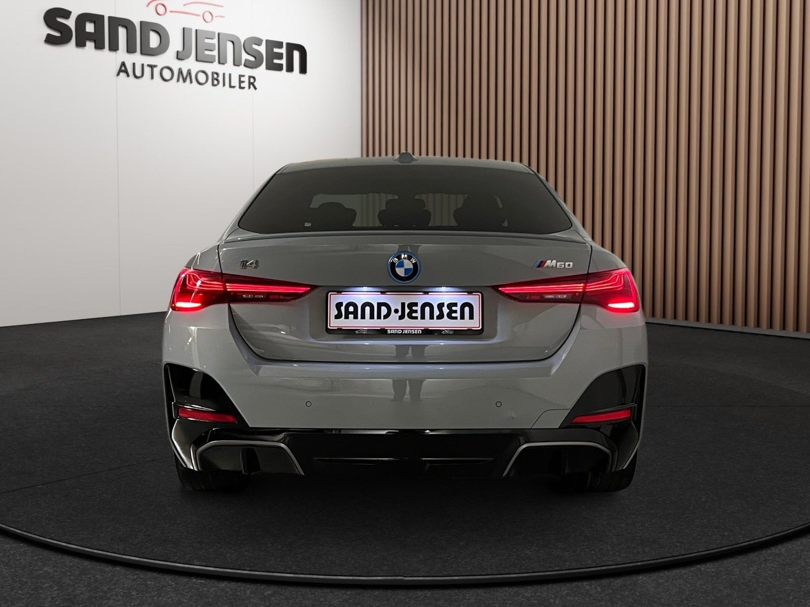 Grå BMW i4 fra 2026