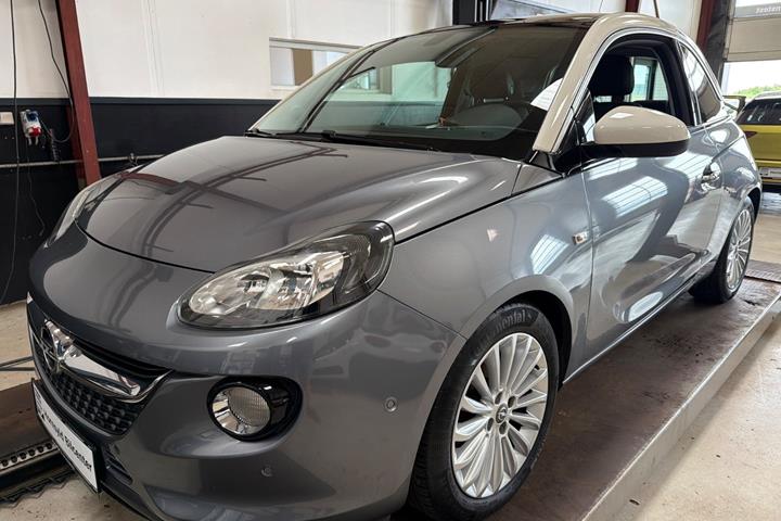 Grå Opel Adam fra 2017