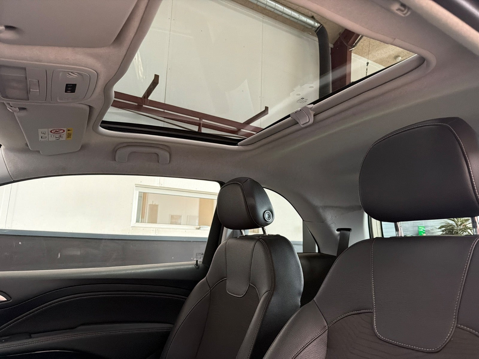 Grå Opel Adam fra 2017