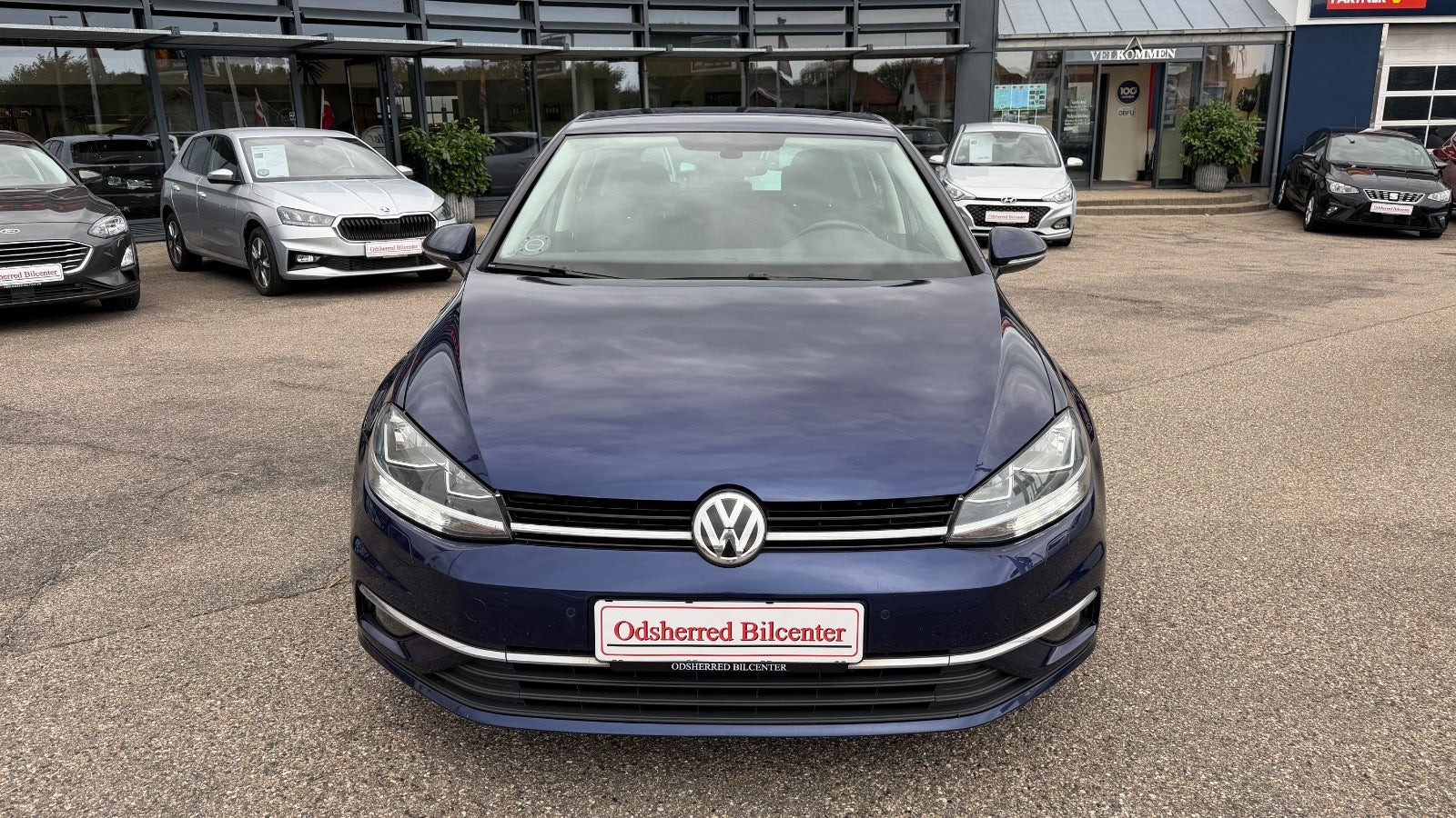 Blå VW Golf VII fra 2019