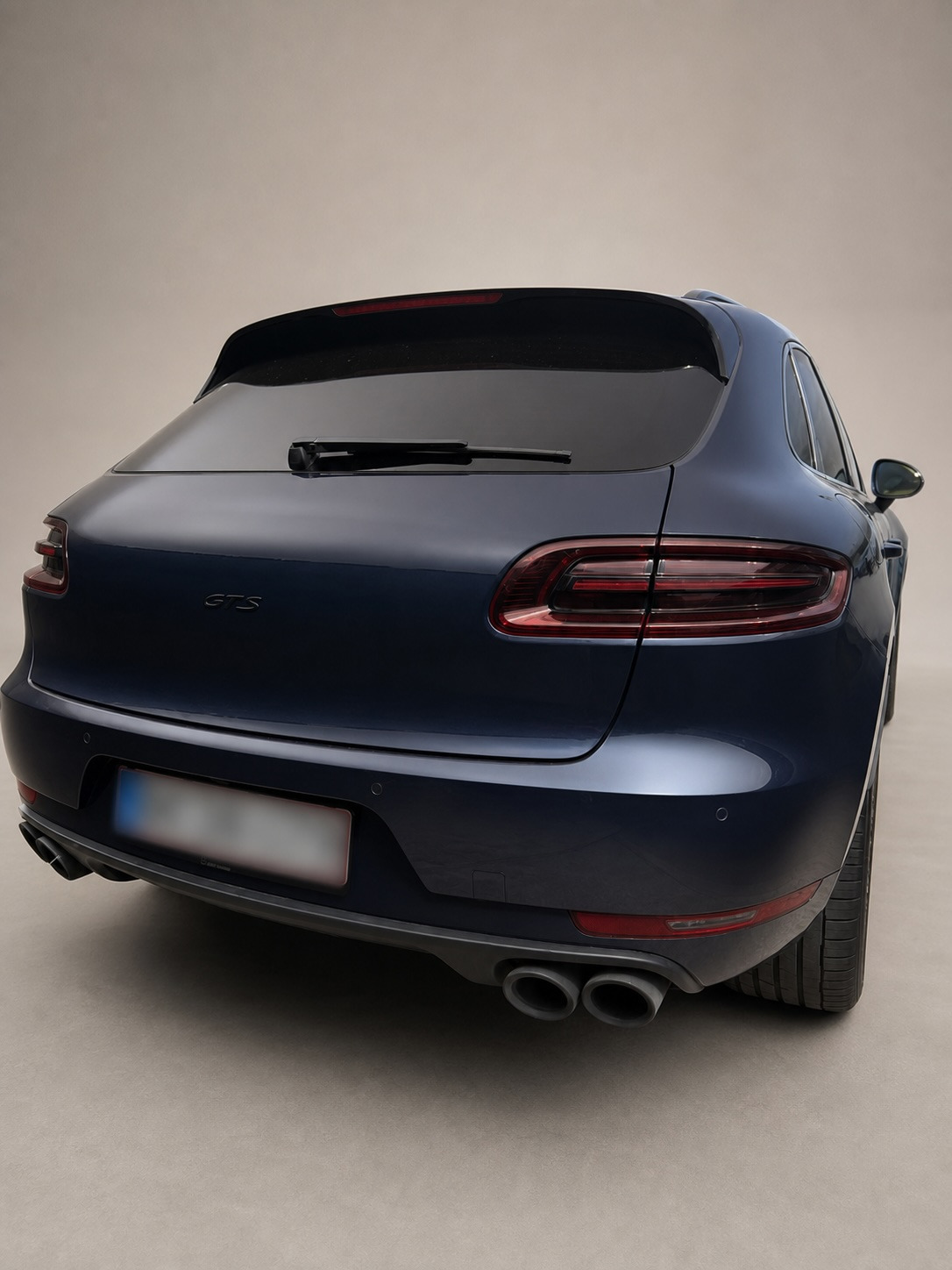 Sort Porsche Macan GTS fra 2017