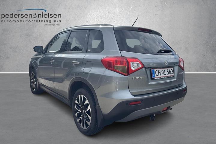 Grå Suzuki Vitara fra 2016