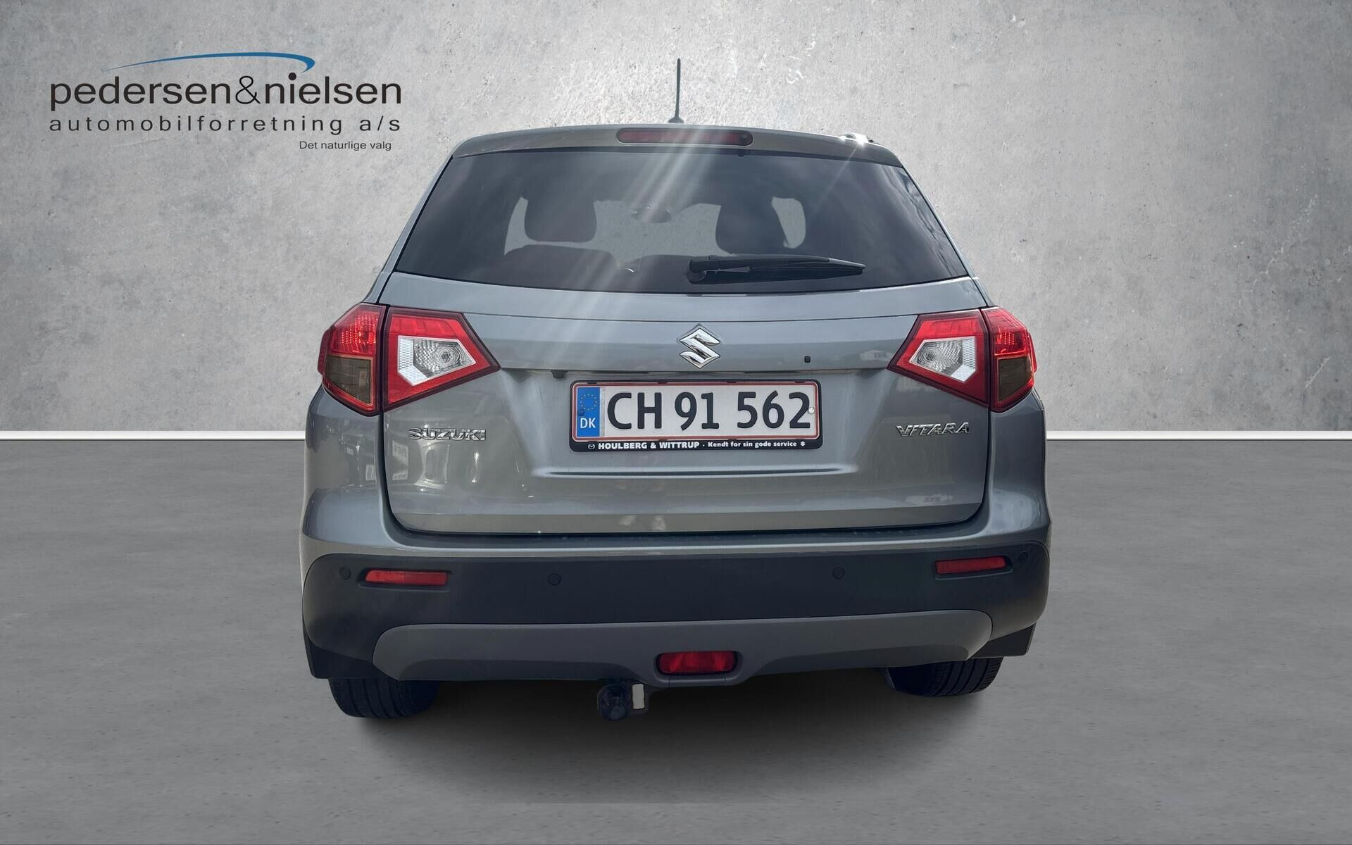 Grå Suzuki Vitara fra 2016