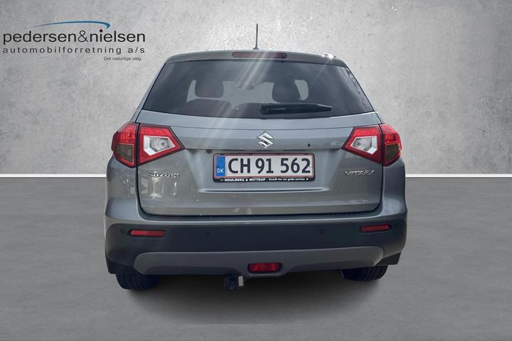 Grå Suzuki Vitara fra 2016
