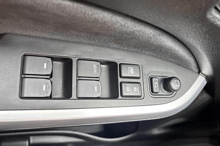 Grå Suzuki Vitara fra 2016