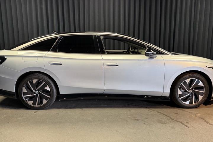 Sølv VW ID.7 fra 2023