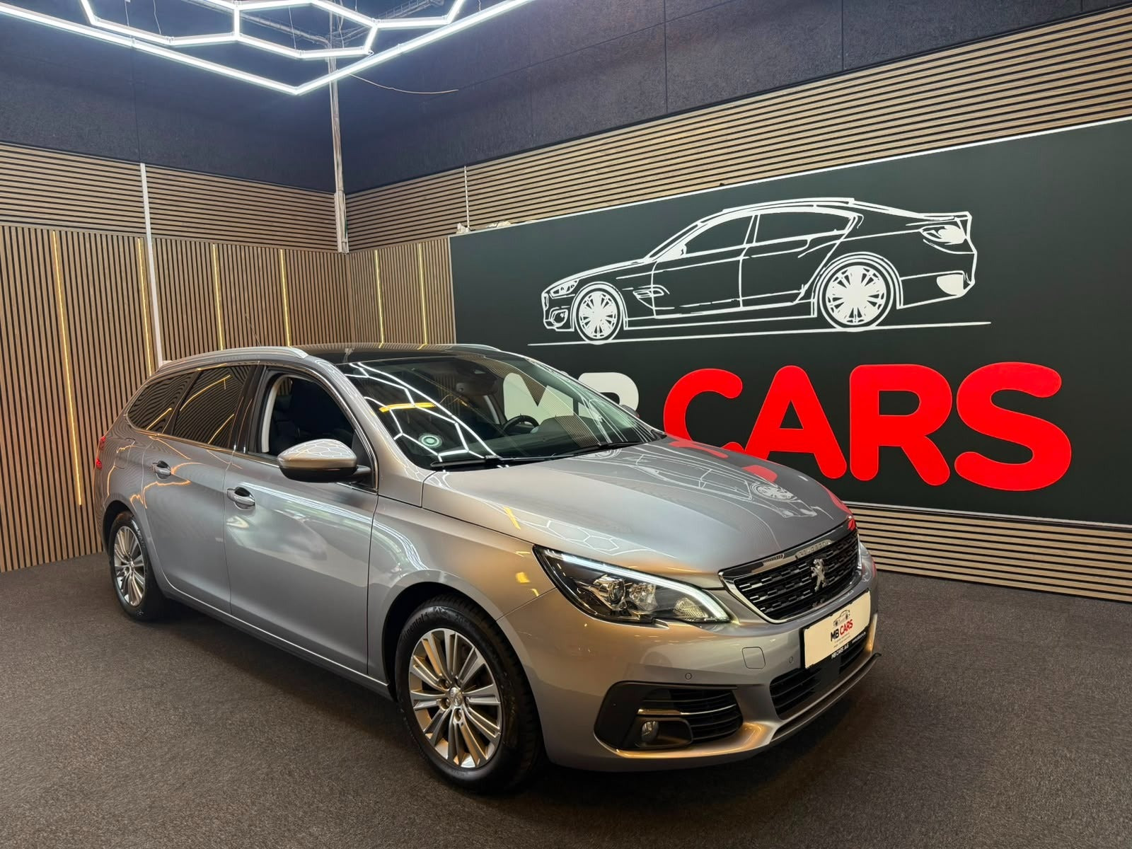 Peugeot 308 1,2 PureTech 130 Selection Sky SW