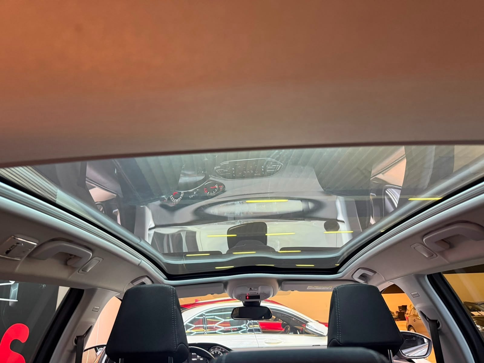 Sølv Peugeot 308 fra 2018