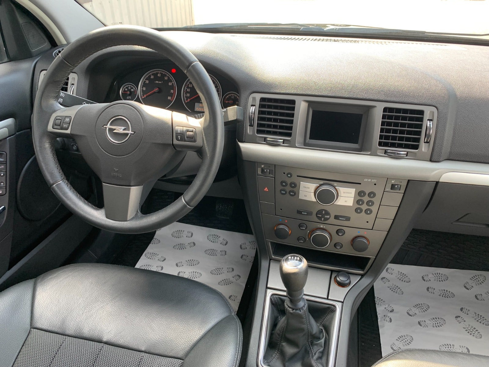 Sort Opel Vectra fra 2008