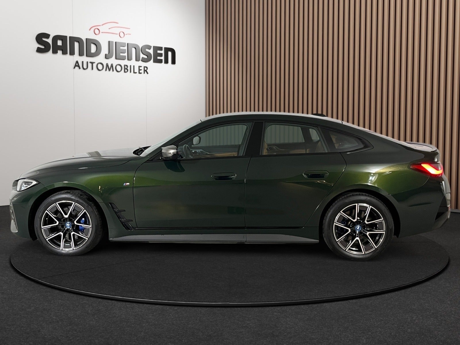 Grøn BMW i4 fra 2024