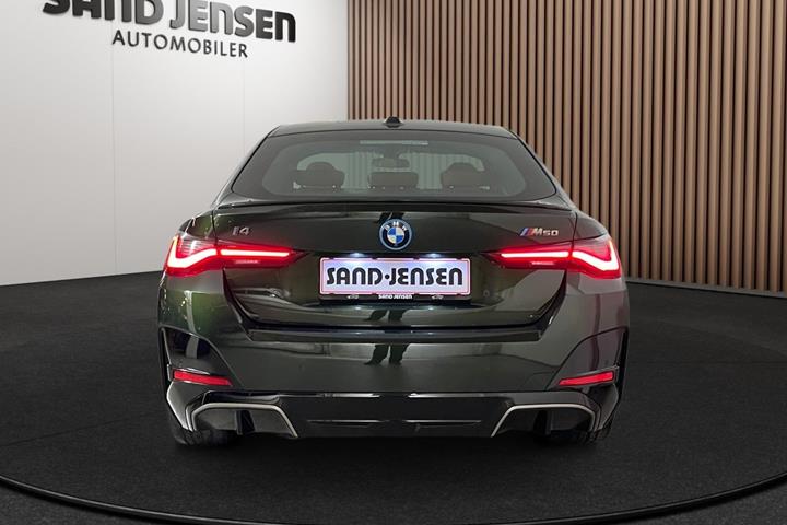 Grøn BMW i4 fra 2024