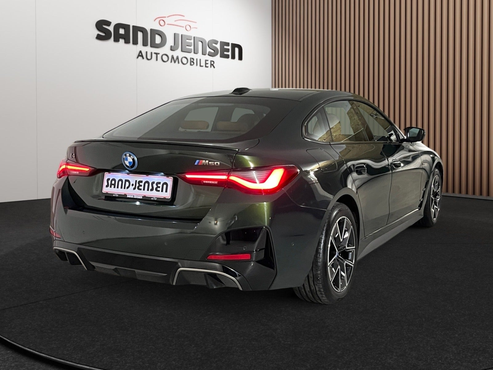 Grøn BMW i4 fra 2024