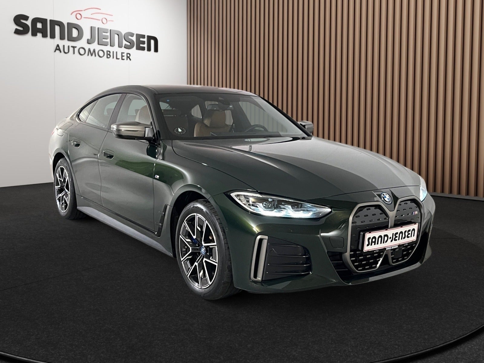 Grøn BMW i4 fra 2024