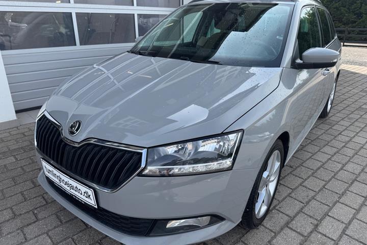 Grå Skoda Fabia fra 2022