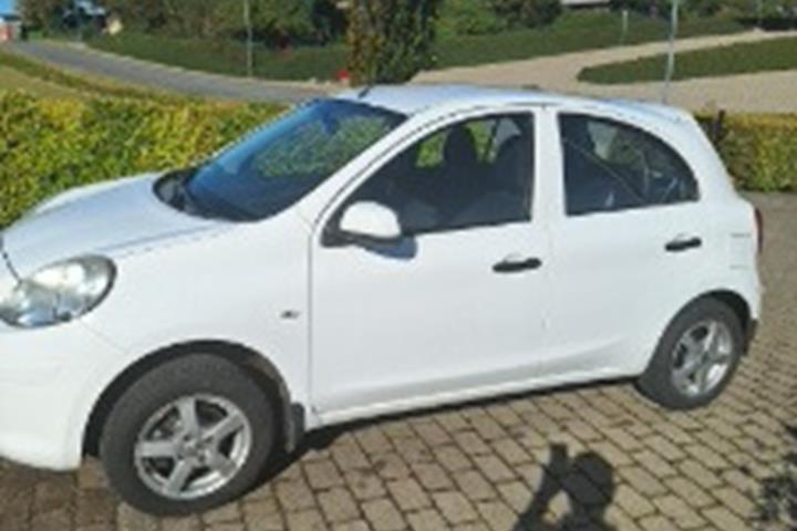 Hvid Nissan Micra fra 2012