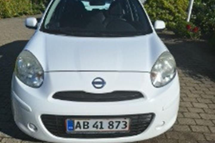 Hvid Nissan Micra fra 2012