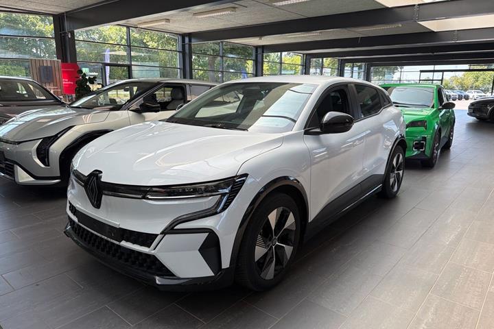 Hvid Renault Megane E-Tech fra 2022