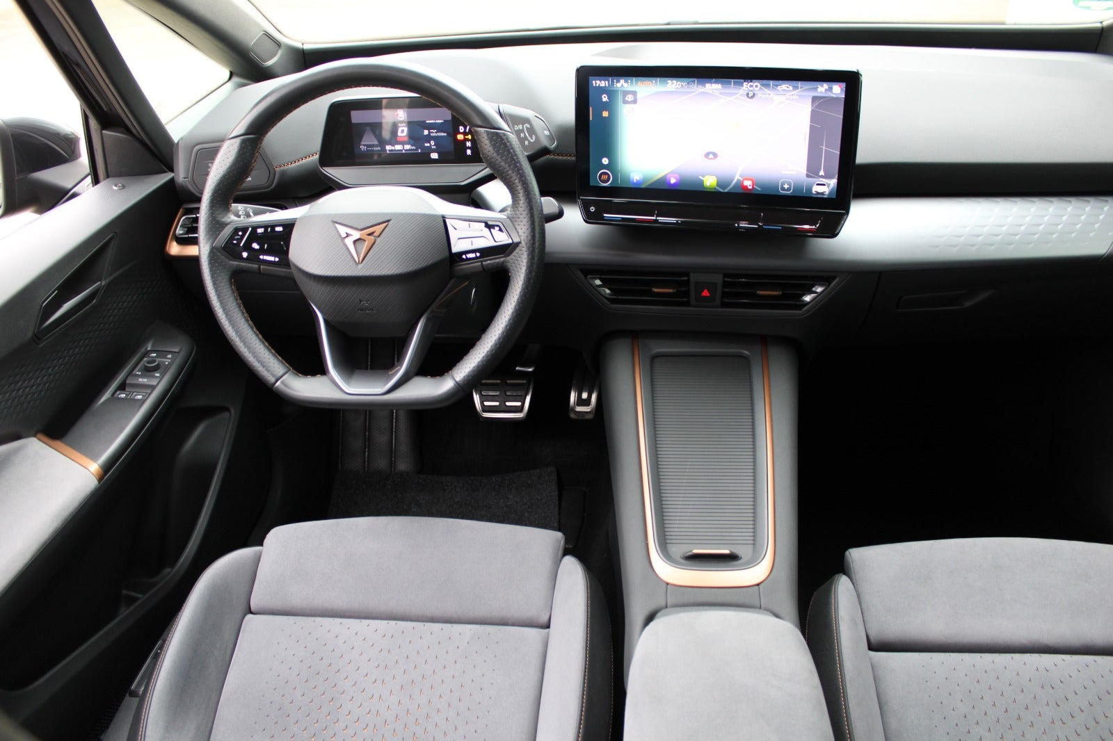Grå Cupra Born fra 2024